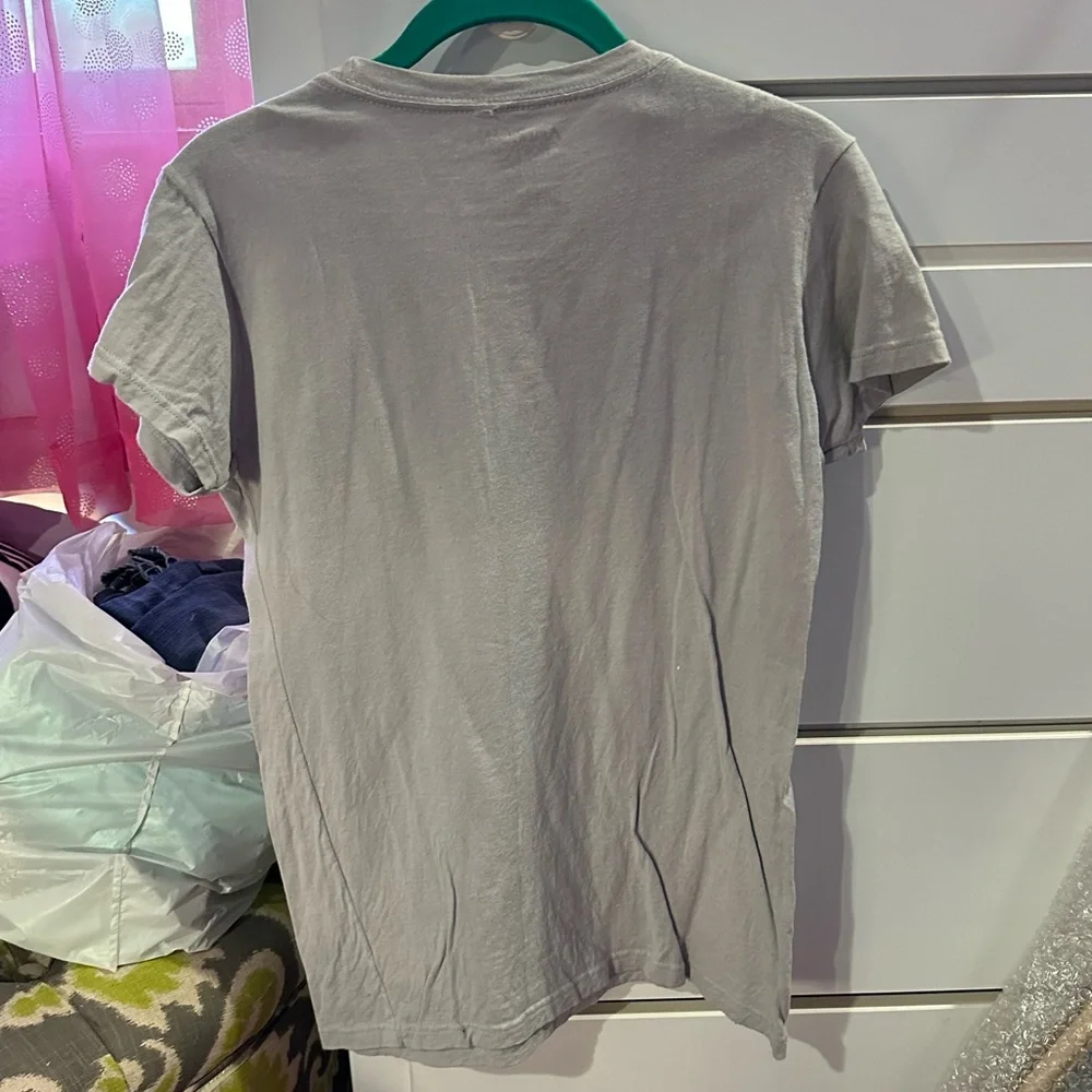 Hot Topic Tee - Picture 2 of 7